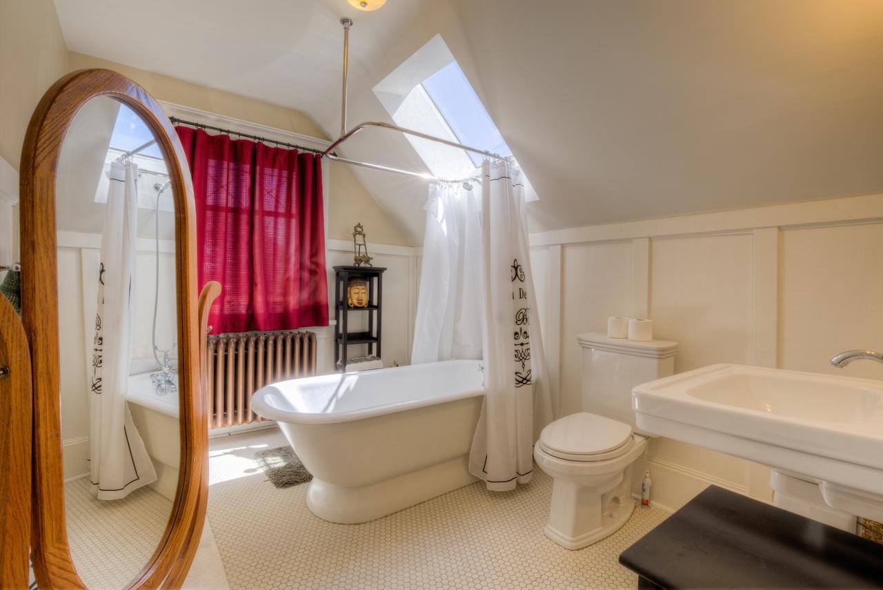 Mclay Heritage Guest House Duncan Bagian luar foto